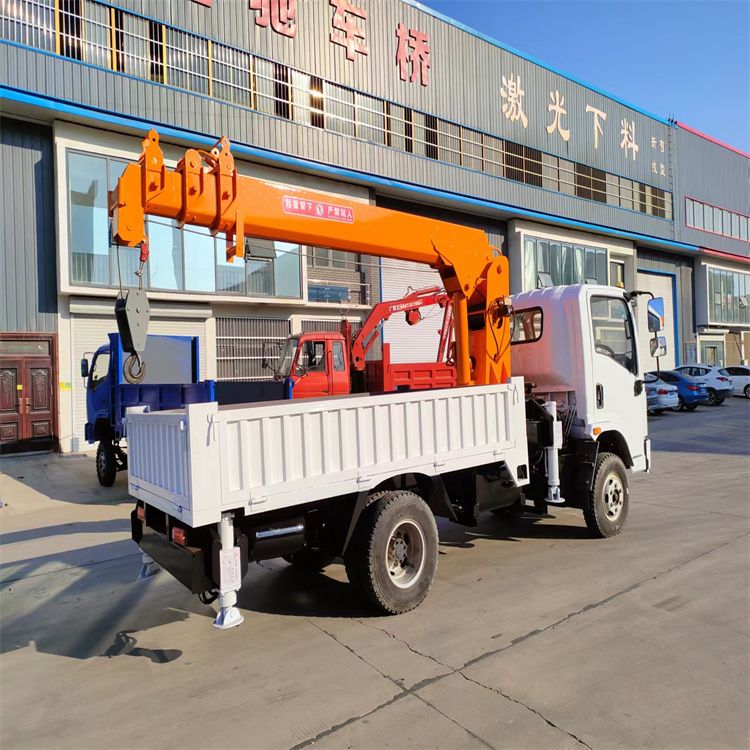 丽江市三轮随车吊定制 农用改装机自备吊中瑞长期出售